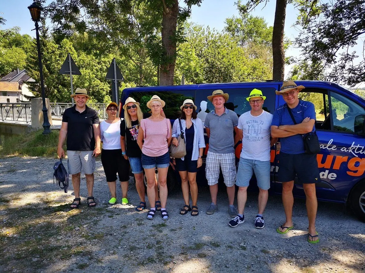 Das ganze Team vor dem Start